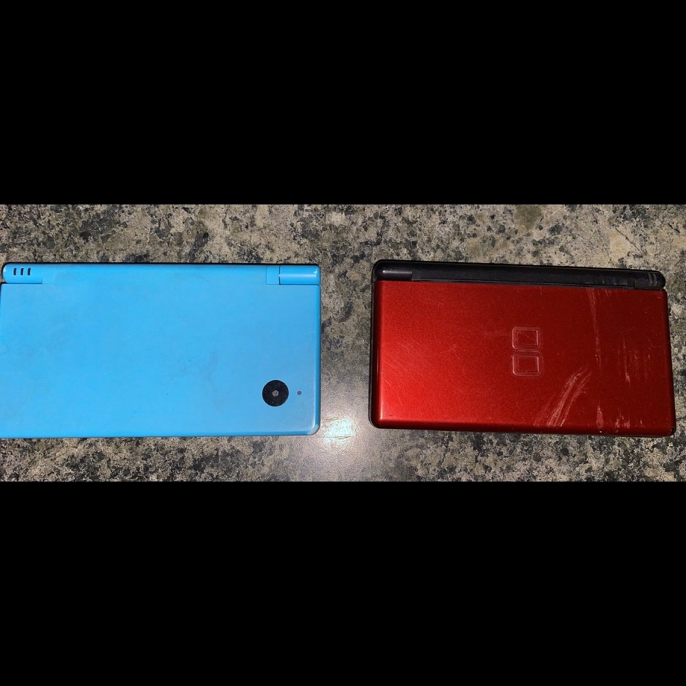 Nintendo DS and Nintendo DS Lite, 10 games, both chargers and case